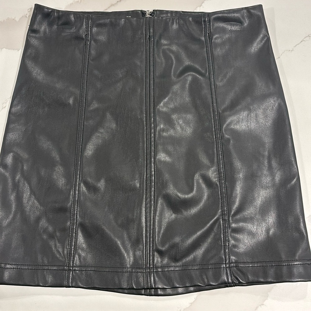 Mini faux leather skirt